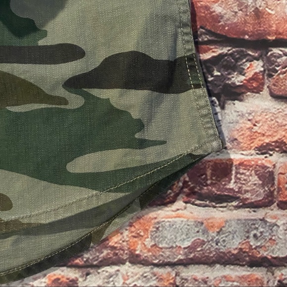 Jcrew women’s size Medium V-neck Button Down Cotton Denim jacket - Picture 6 of 9